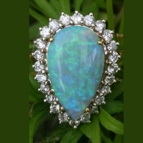 Sold Vintage 18k Gold Opal Diamond Halo Ring - Picture 5 of 13